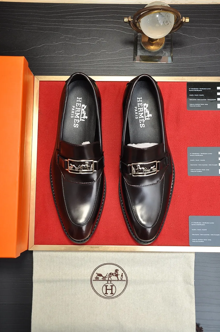 Men's shoes💰460💶[HERMES] (cowhide lining)🍀Italian top luxury🍀He does not pursue novel styles and gorgeous colors, but attracts the favor of successful men with his flawless, elegant and classic style! This very, very comfortable, simple and stable style makes it easy to match any style! The pattern is absolutely 1:1 refined from the original case, and we strive for excellence in materials, imported cowhide + cowhide lining💪💪💪extraordinary texture👍! .Black brown code number: 38 to 45 (45 customized)